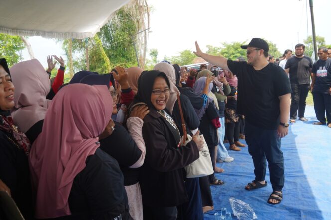 
 Kampanye Perdana, Dhito Disambut Histeris Warga Purwoasri