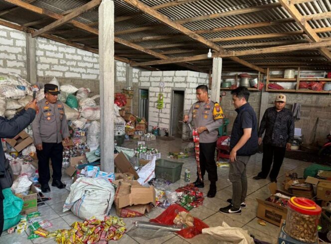 
 Polisi Cek Gudang Jajan yang Bikin Jemaah Selawat Keracunan