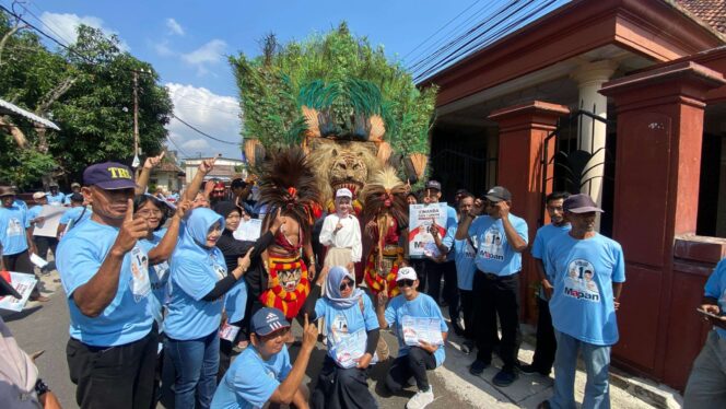 
 Dikawal Jathilan, Vinanda Prameswati Dorong Ekonomi Kreatif Kota Kediri