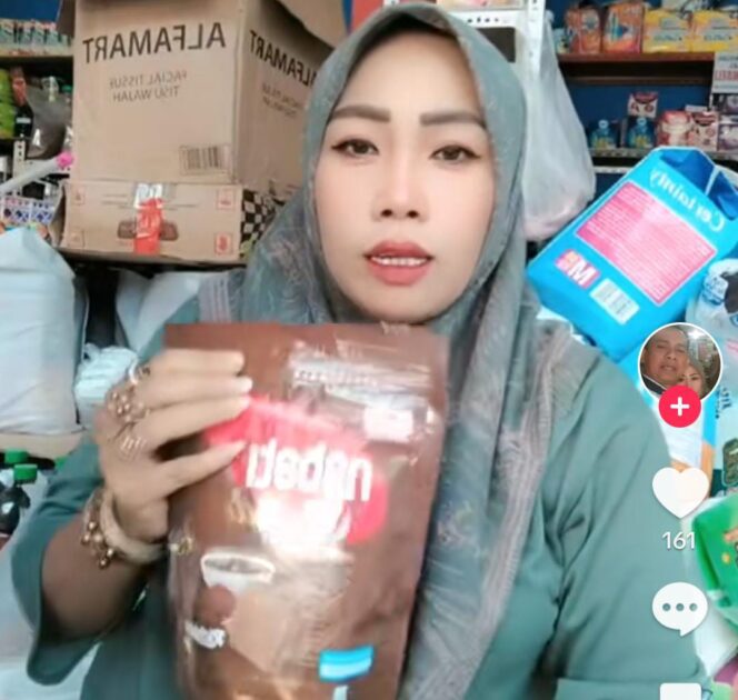 
 Pemilik Toko Ganti Tanggal Kedaluwarsa pada Jajan