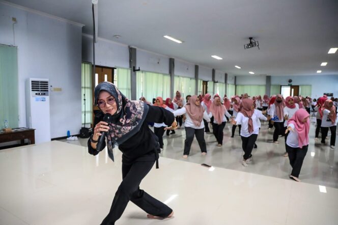 
 Dindik Kota Kediri Ajarkan Tari Gogor Putih kepada Guru TK untuk Lestarikan Budaya Lokal