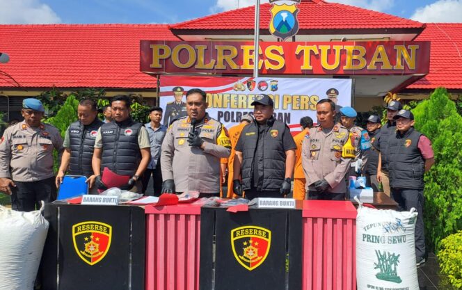 
 Komplotan Pencuri Gabah Dibekuk, Kapolres Tuban Imbau Keamanan Gudang