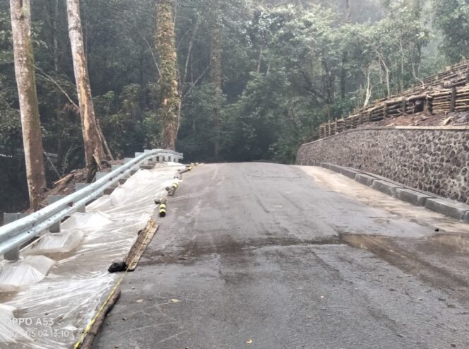 
 Cuaca Ekstrem, Jalur Pacet–Cangar Mojokerto Masih Buka Tutup 