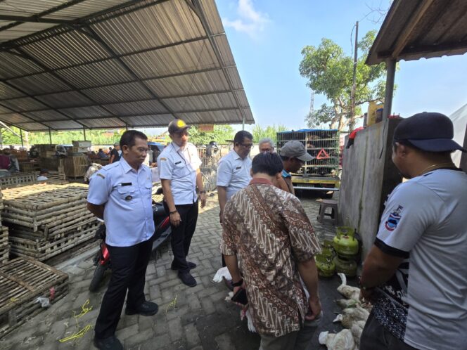 
 Pemkot Kediri Tindaklanjuti Ekosistem Halal, Cek Lokasi Sembelih Unggas di Pasar Banjaran